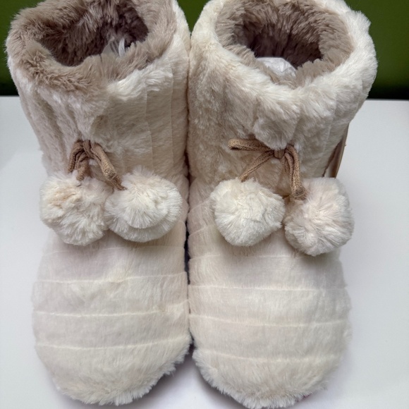 Cozy Faux Fur Slipper Boot - Picture 2 of 7